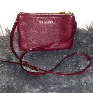 *GOING TO CONSIGNMENT THURS* Michael Kors Purse